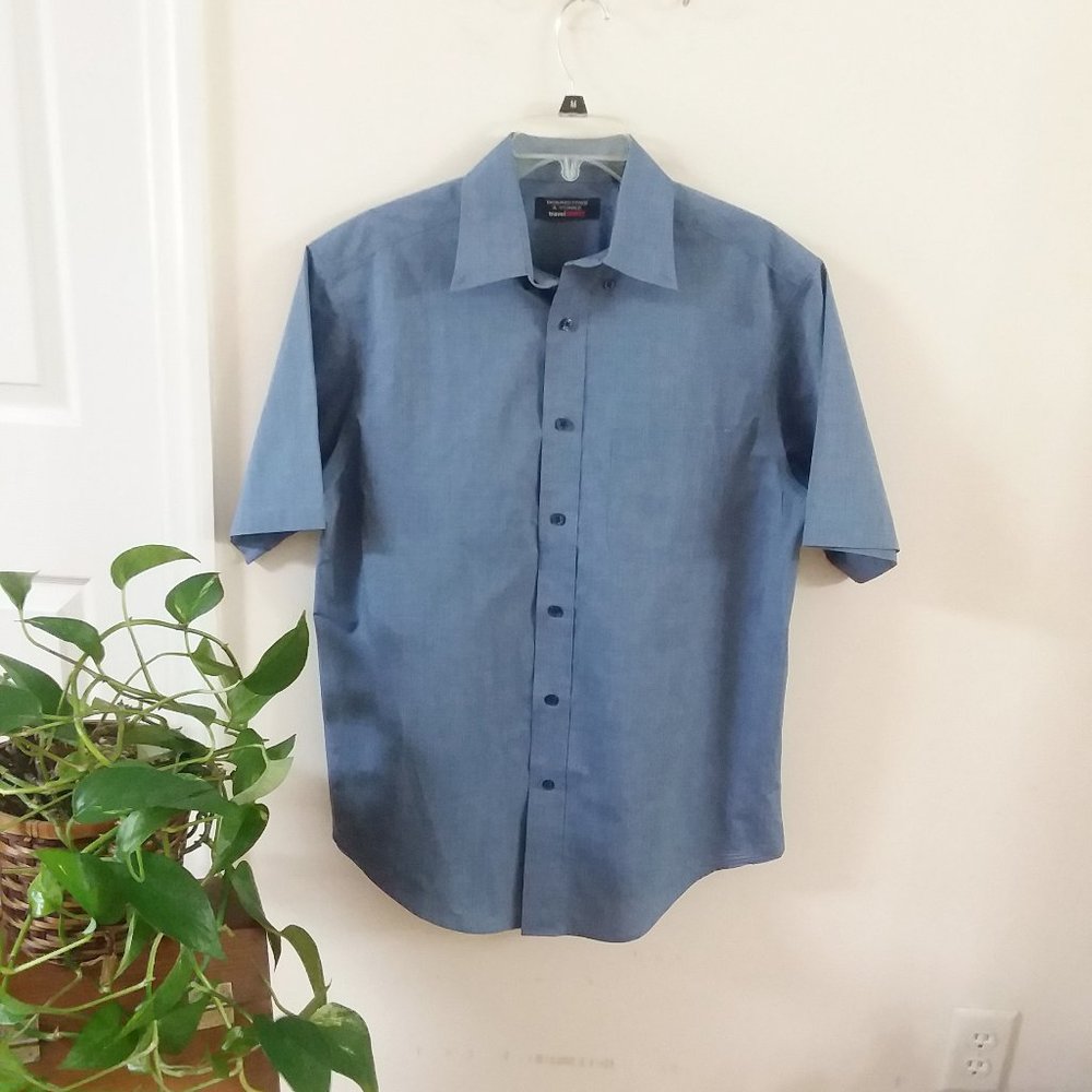 Roundtree & Yorke Button Down Blue Shirt